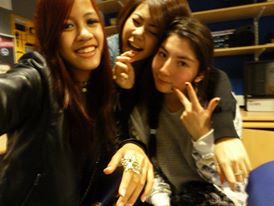 2 Girls who have made me smile since the start of Uni. :) 